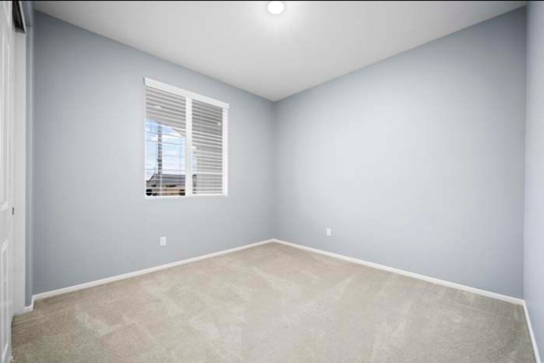 Building Photo - 44060 Buckeye Ct