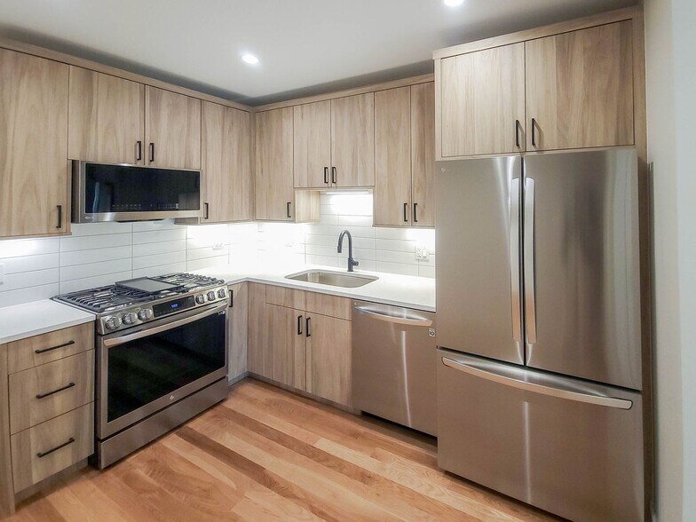 Building Photo - 4855 N Seeley Ave