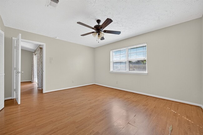 Building Photo - 8623 Riverside Walk Ln
