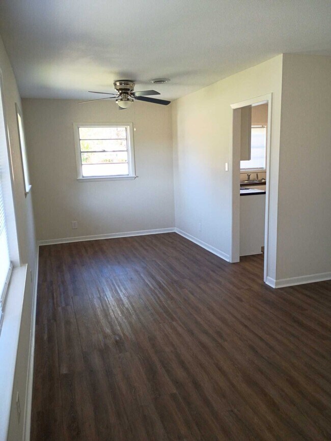 Building Photo - 3404 Covington Dr