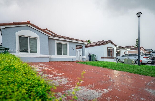 Building Photo - 17404 SW 142nd Pl