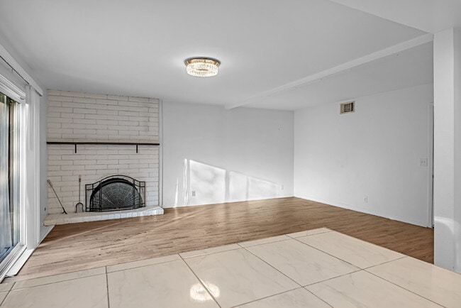 Building Photo - A Clean, Well-Sized Home With Solar in Woodland