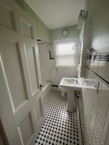 Building Photo - 419 NW 32nd St