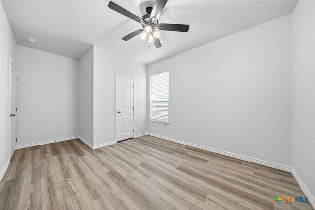 Building Photo - 117 Leon Ln