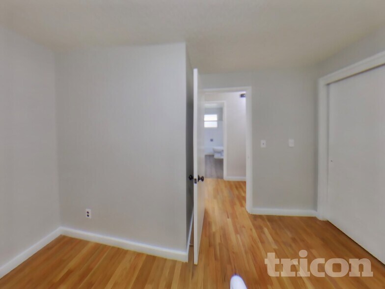 Building Photo - 12306 86 Ave E