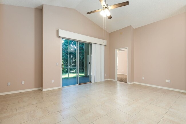 Building Photo - HEATHROW 3 BDRM HOME READY NOW!