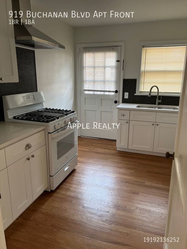 Building Photo - 919 Buchanan Blvd - Apt FRONT - Available ...