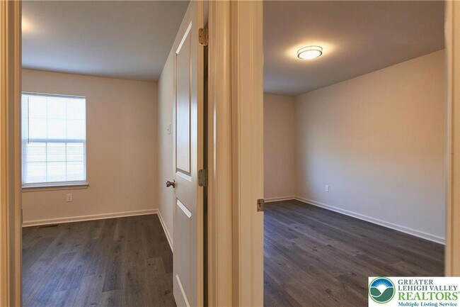 Building Photo - 6639 Stein Way