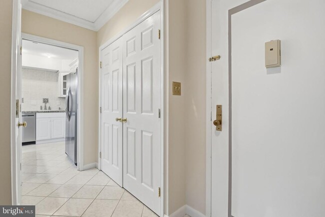 Building Photo - 3709 S George Mason Dr