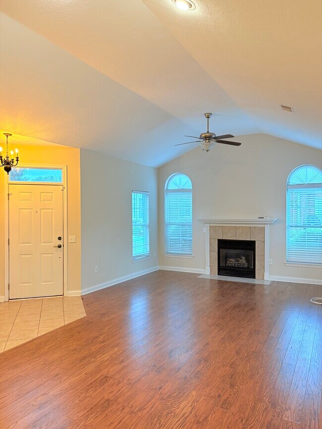 Building Photo - 2500 Crossings Blvd