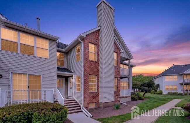 Building Photo - 317 Vasser Dr