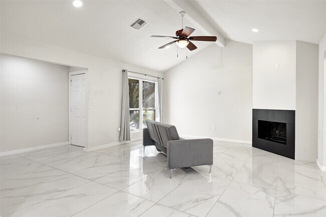 Building Photo - 22406 Fincastle Dr