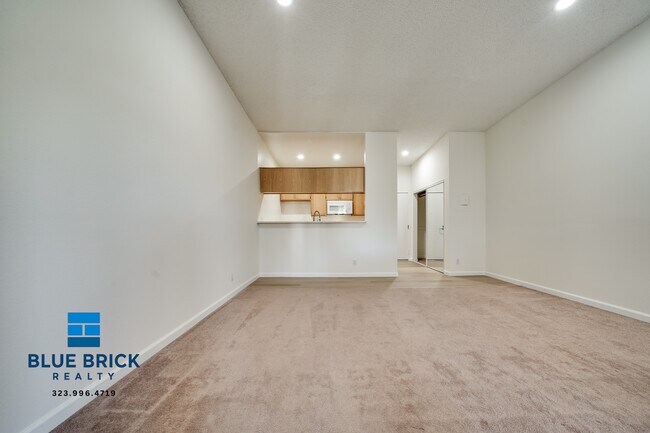 Building Photo - 11225 Morrison St