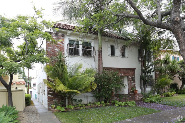 Primary Photo - 144 N La Peer Dr