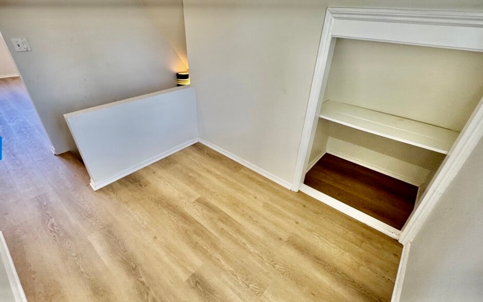 Building Photo - 459 N Alfred St