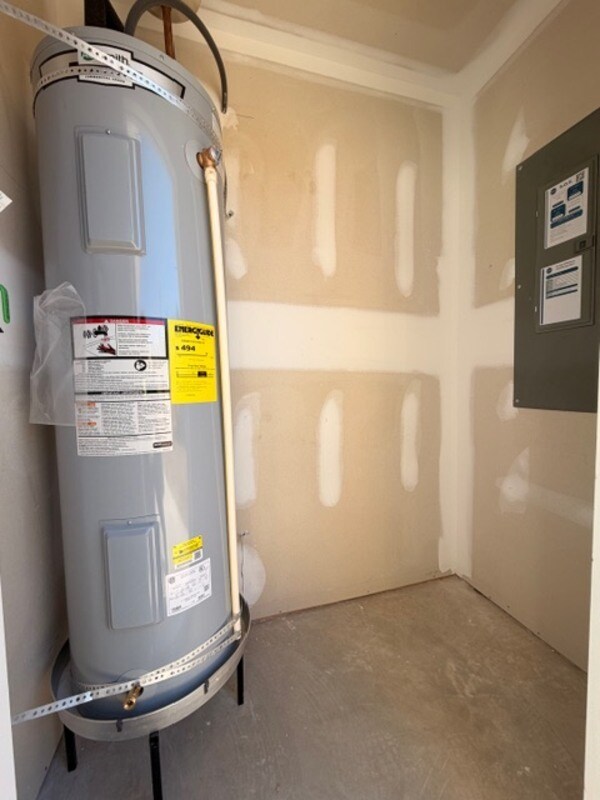 Building Photo - 2026 Skyline Rd