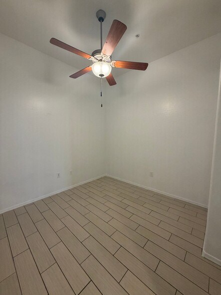 Building Photo - 14575 W Mountain View Blvd