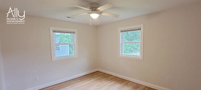 Building Photo - 290 Windfield Cir