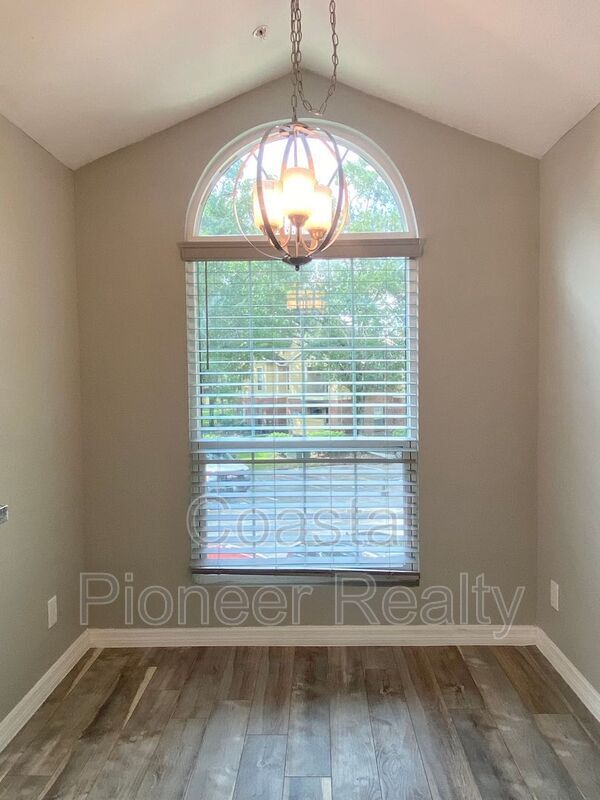 Building Photo - 8642 Mallard Reserve Dr