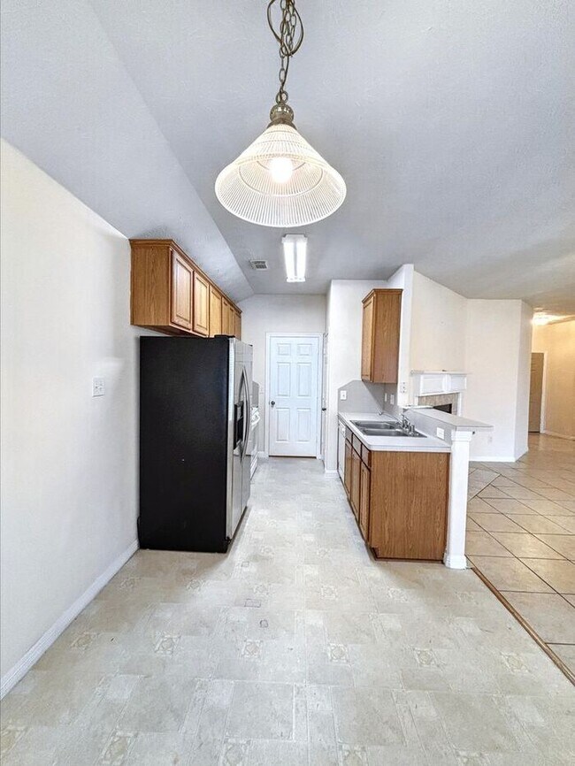 Building Photo - 4710 Kiowa Cir