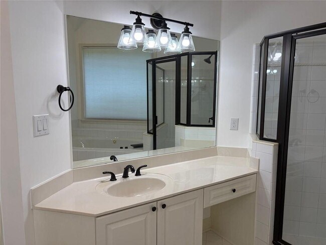 Building Photo - 96 Highgrove Dr