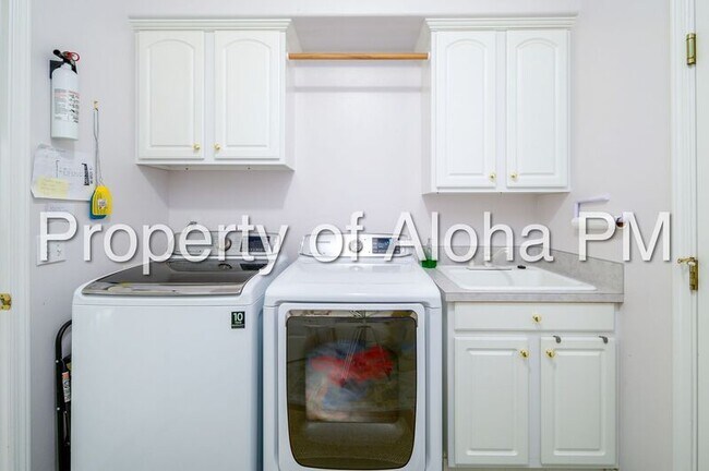 Building Photo - 108 Lakeshore Dr