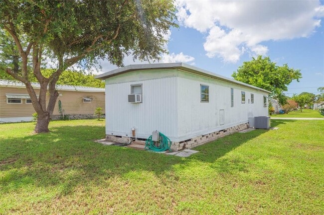 Building Photo - 6610 Avocado Dr