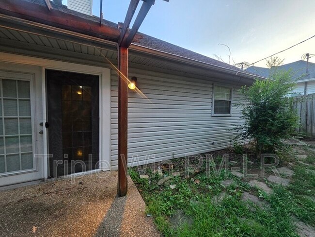 Building Photo - 12512 Woodbury Dr