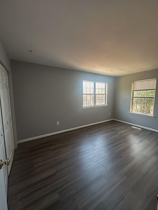 Building Photo - 1634 Brooksquare Dr