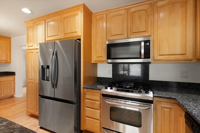 Building Photo - Beautiful Torrance Home