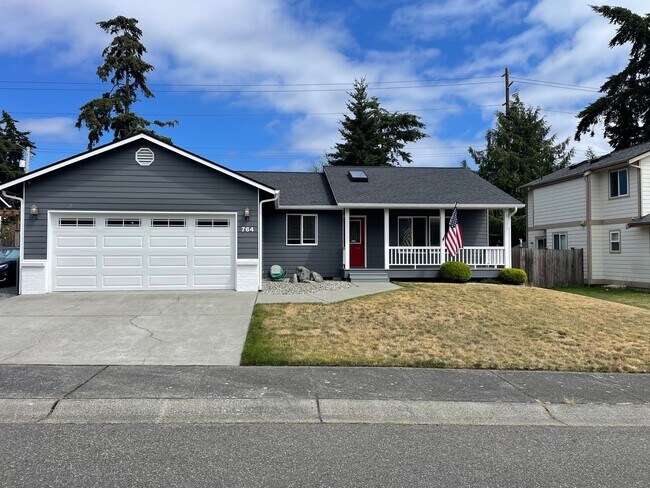 Building Photo - Modern Oak Harbor Living with a Fenced Backyard and Easy Commute