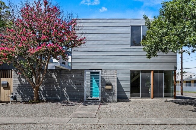Primary Photo - 2223 Annex Ave