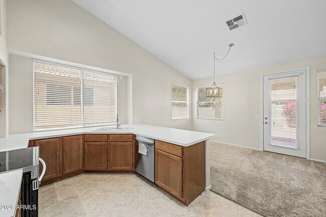 Building Photo - 1068 W Glenmere Dr