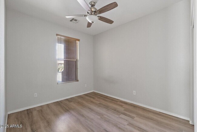 Building Photo - 18391 W Stinson Dr