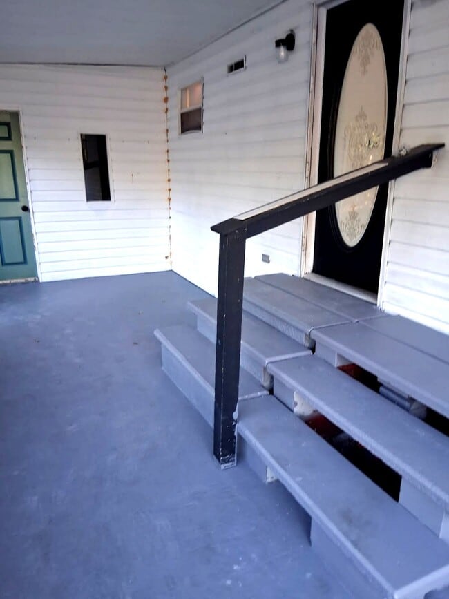 Building Photo - 1920 E 151st Ave