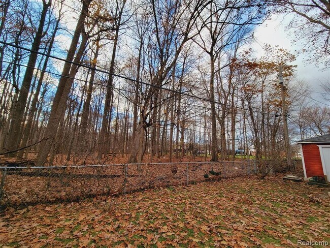 Building Photo - 18311 Norwich Rd