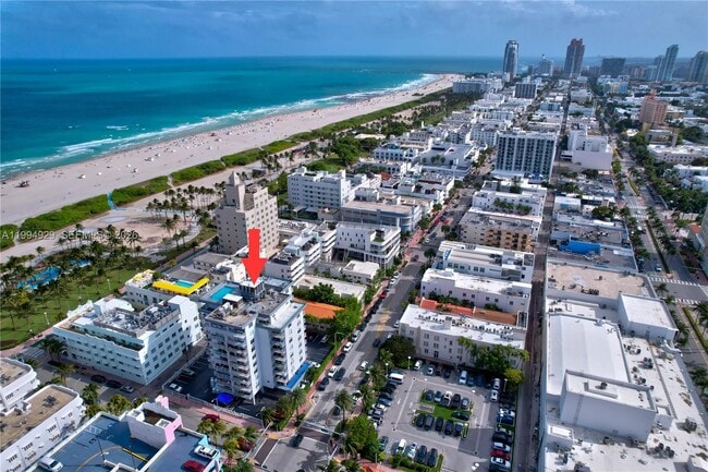 Building Photo - 1255 Collins Ave