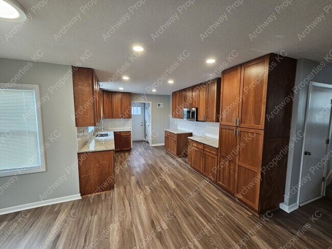 Building Photo - 13016 W 76th Terrace