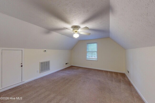 Building Photo - 464 Summerlea Dr