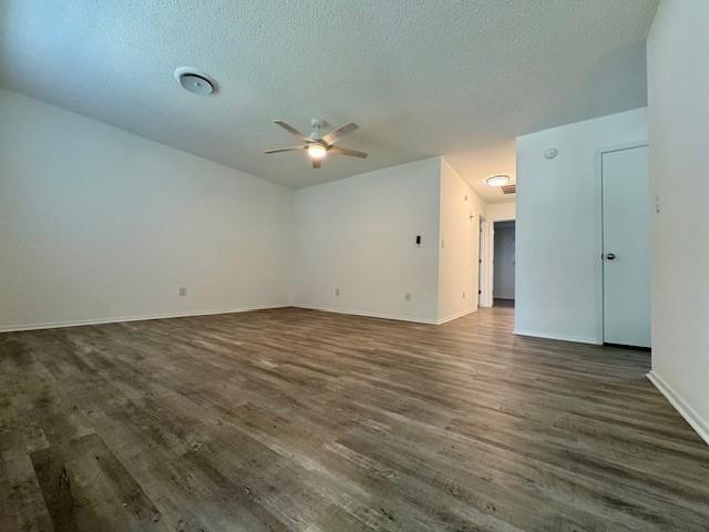 Building Photo - 1300 W Rolling Oaks Dr