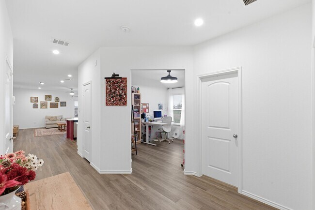 Building Photo - 322 Coral Drift Ct