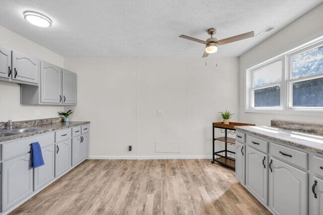 Building Photo - 4109 Weaver Ave