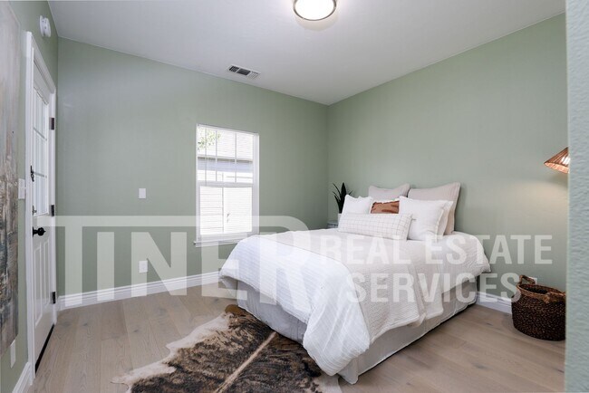 Building Photo - 2531 27th St