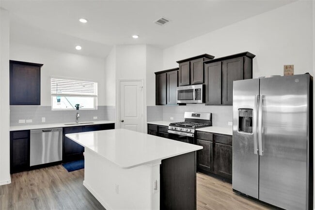 Building Photo - 937 Mallow Rd