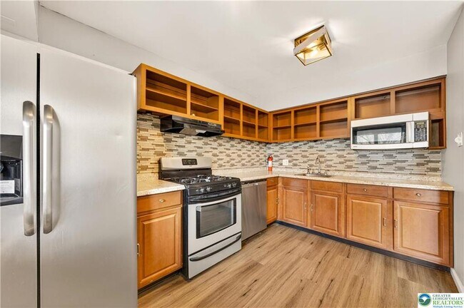 Building Photo - 1575 Creekside Rd