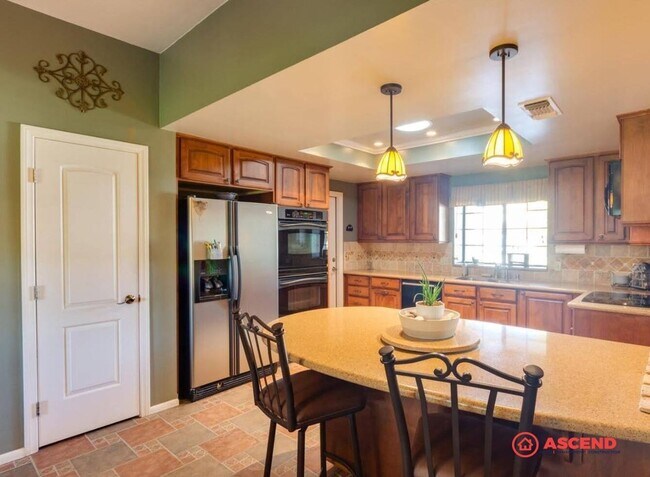 Building Photo - *MOVE IN SPECIAL!!*