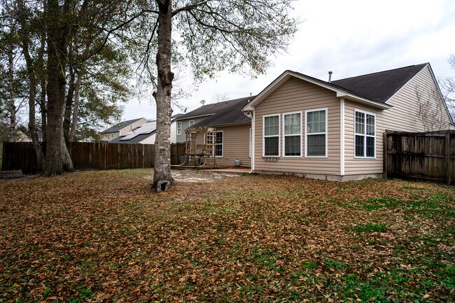 Building Photo - 116 Mockernut Dr