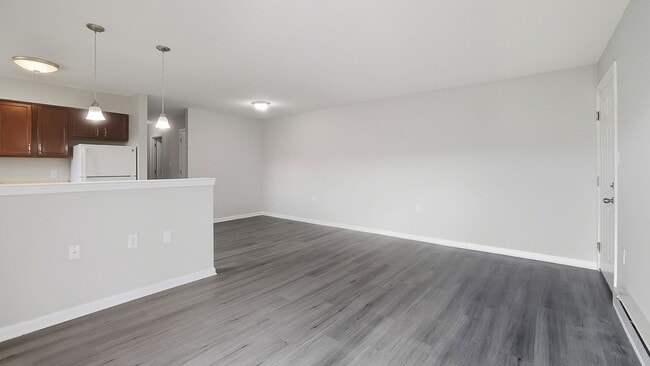 Building Photo - Waters Edge Apartments