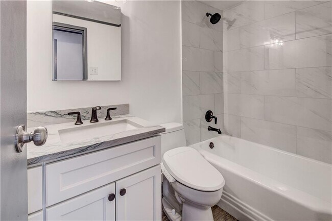 Building Photo - 2637 Peachtree Rd NE