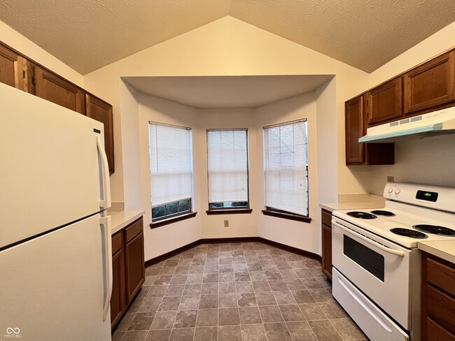 Building Photo - 4923 Peony Pl